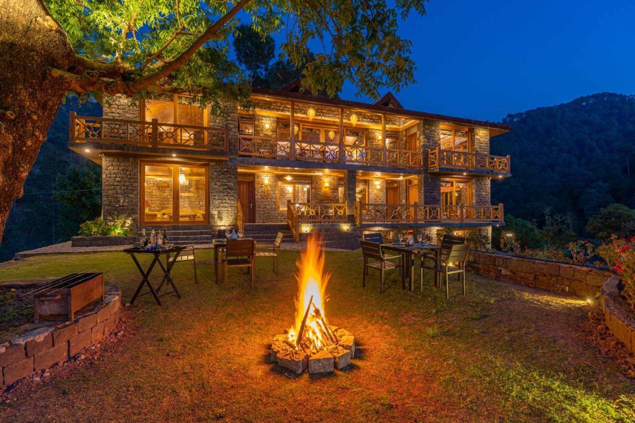 Stayvista At Mountain Mirage 3Br Villa Luxury In Kasauli With Jacuzzi Solan Exterior photo